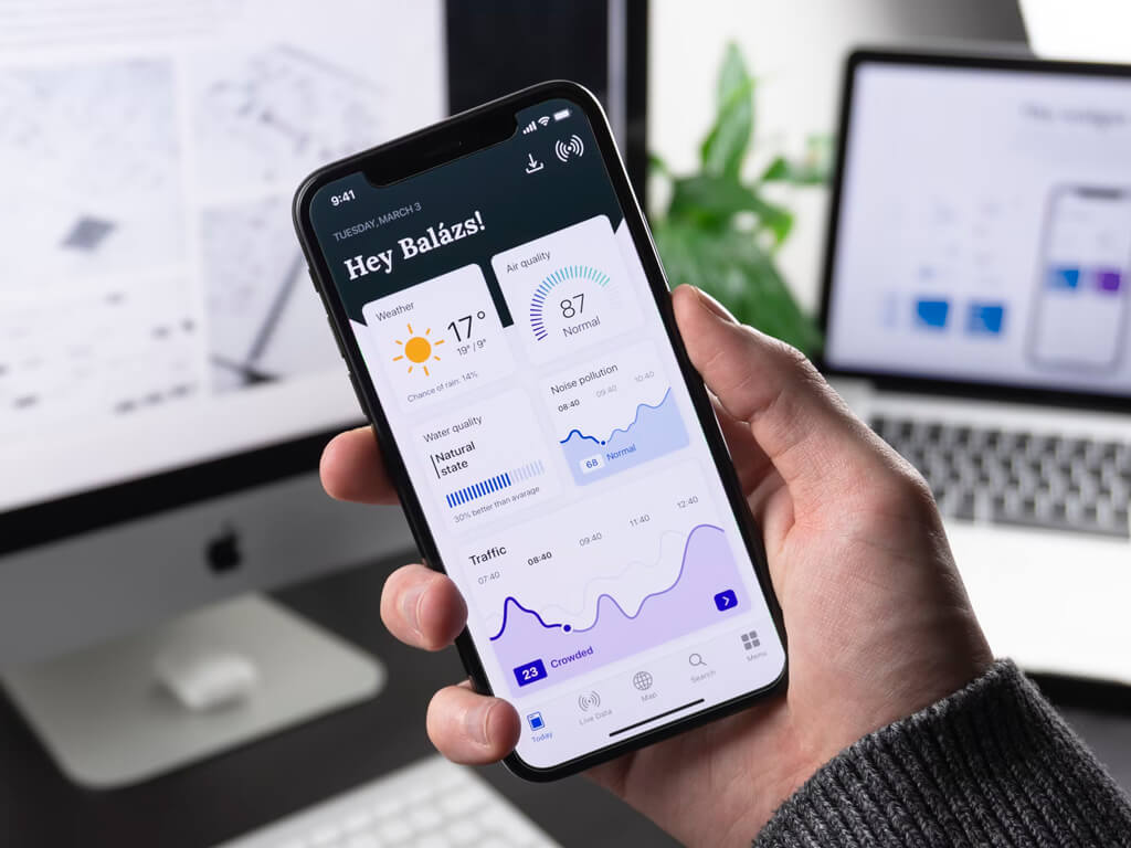 Arbeitsmaterialien für Online Marketing Kurse auf einem Bildschirm