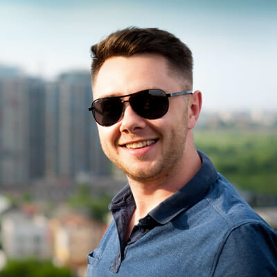 Teilnehmende Person im Online Marketing Kurs